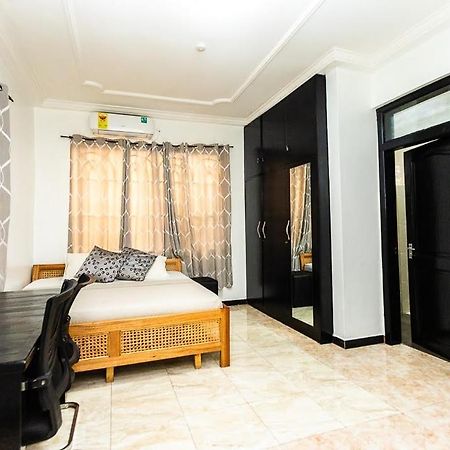 Dann Residence Ogbodjo Bagian luar foto