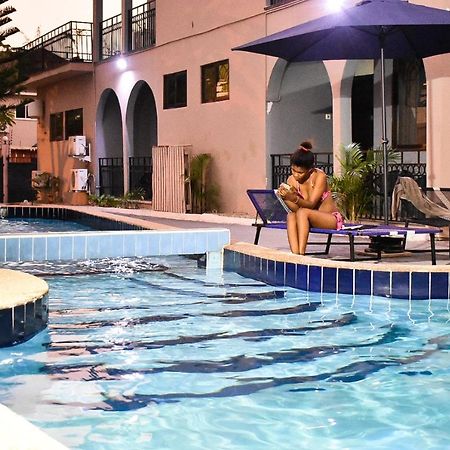 Dann Residence Ogbodjo Bagian luar foto