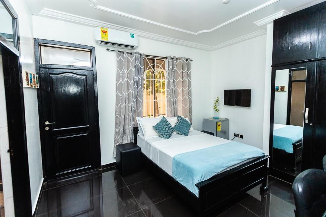 Dann Residence Ogbodjo Bagian luar foto