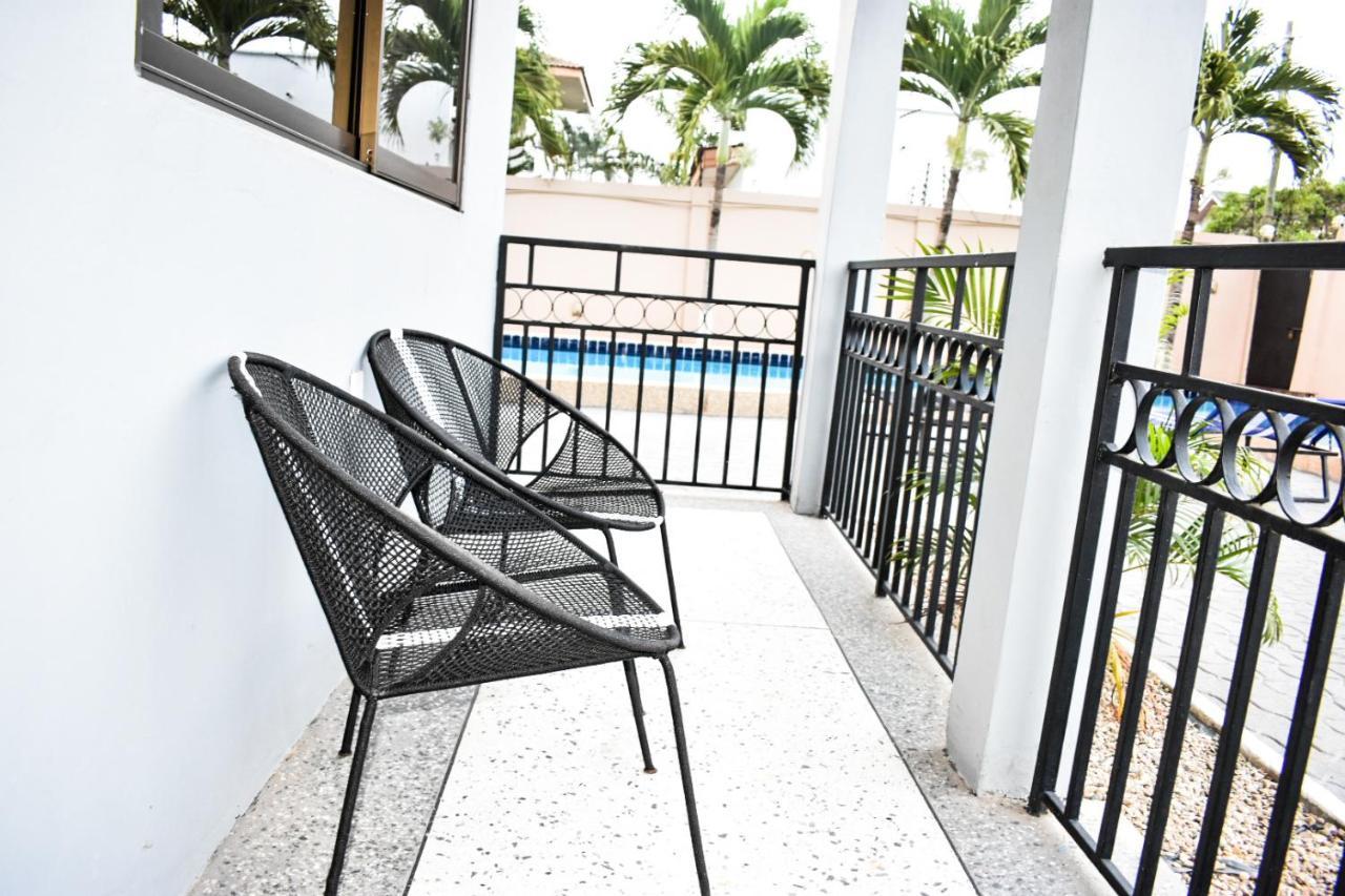 Dann Residence Ogbodjo Bagian luar foto